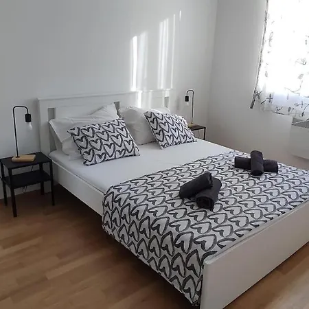 Apartament Lucija *